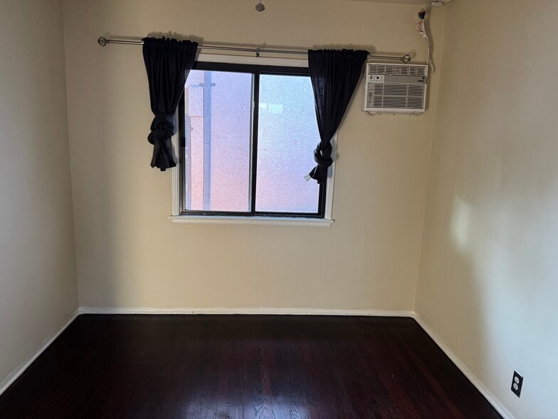 Bedroom - 11809 Valerio St