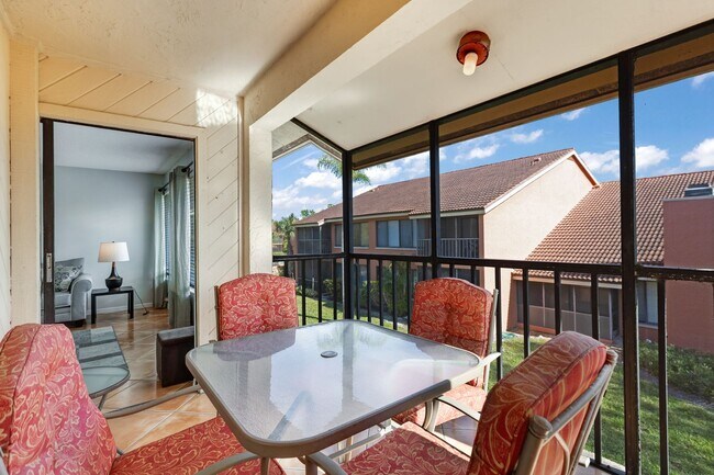 Building Photo - ** PALM RIVER ** 2 BED / 2 BATH - CONDO - NORTH NAPLES - TURNKEY - ANNUAL OR SHORT TERM RENTAL