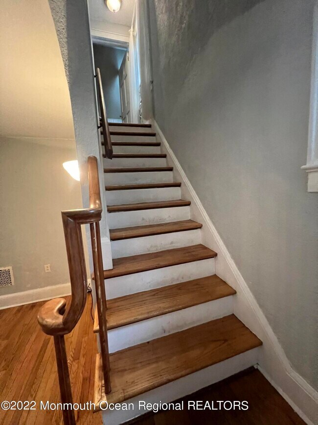 Building Photo - 432 Harnell Ave