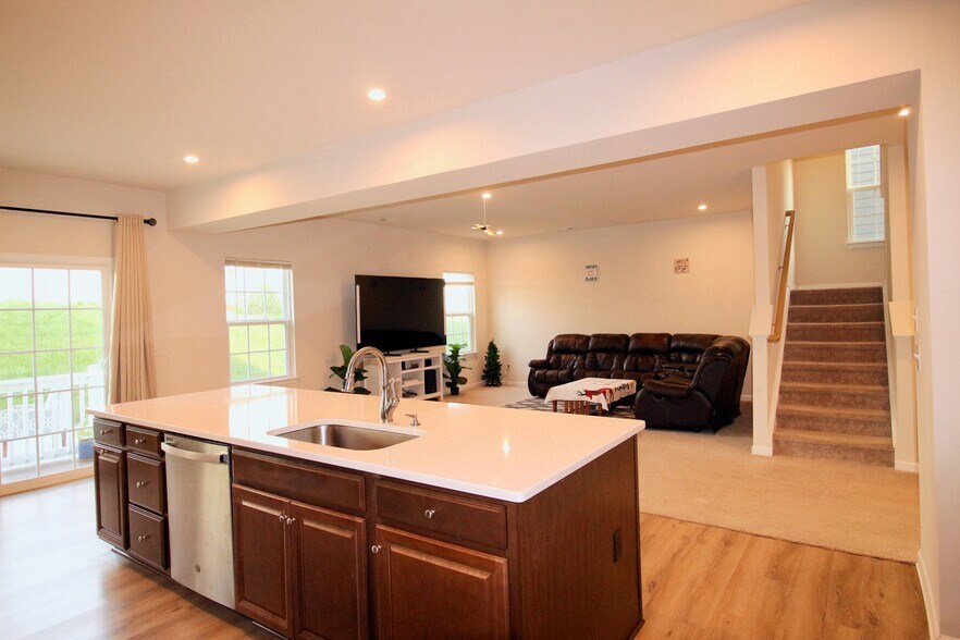 Building Photo - 819 Dean Dr