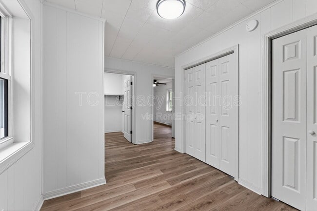 Building Photo - 2311 Henderson Ave