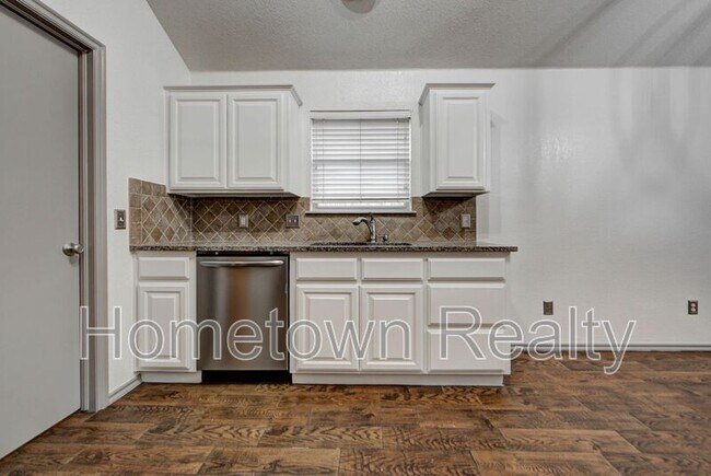 Building Photo - 16416 Oconee Creek Dr