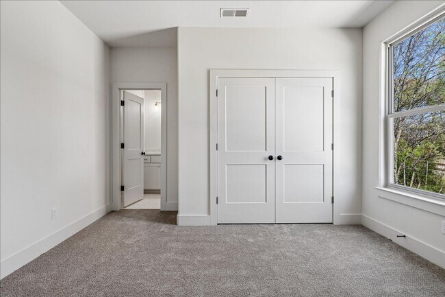 Building Photo - 5486 End Vlg