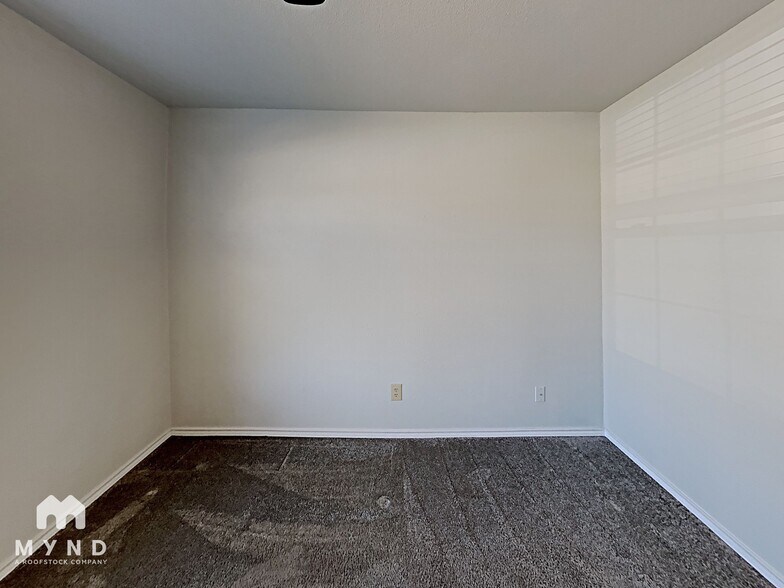 Building Photo - 220 Bonavista Way