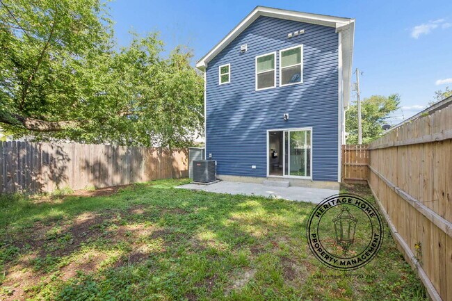 Building Photo - Charming 3-Bed Haven with 2.5 Baths in the Heart of Hampton!