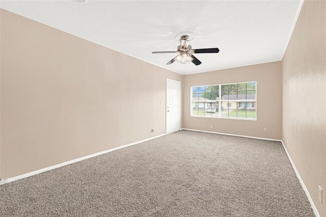 Building Photo - 702 Alta Vista Dr
