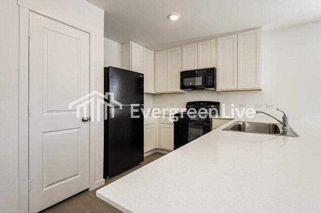 Building Photo - 3713 Los Cabos Dr