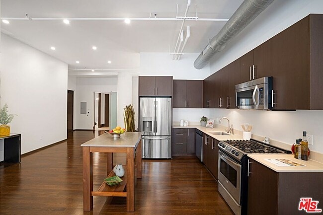 Building Photo - 1645 Vine St