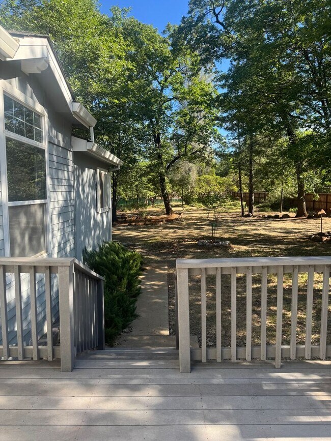 Building Photo - 3 BEDROOM COUNTRY HOME IN SHINGLETOWN