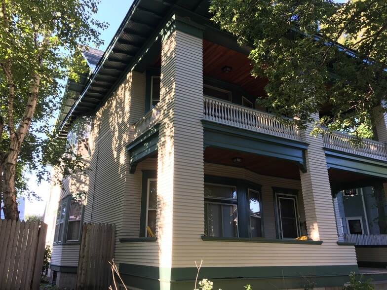Huge Balcony 2nd floor - 816 Ashland Ave