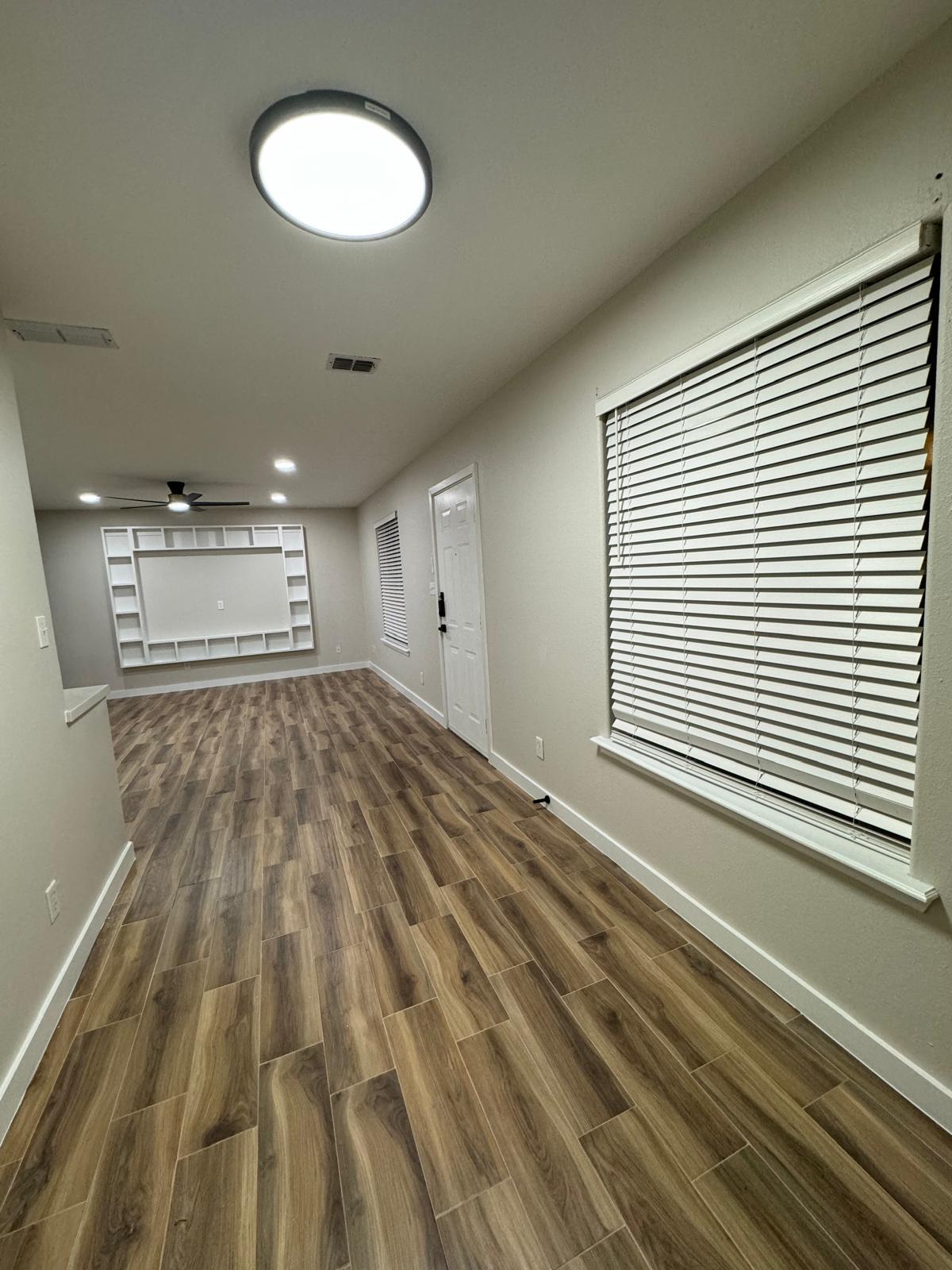 Building Photo - 721 Sonesta Dr