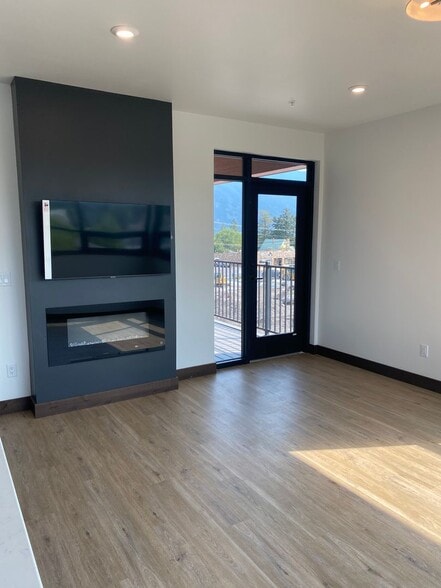 Building Photo - 510 Nucleus Ave