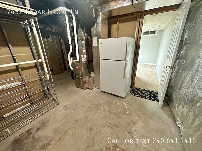 Building Photo - 7432 Cedar Grove Ln