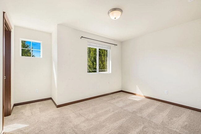 Building Photo - 33 161st Pl SE