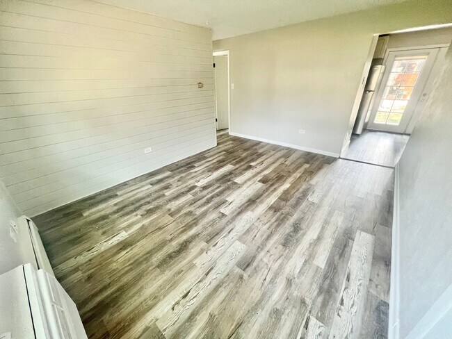 IMG_4178 - OAK NORTH APTS