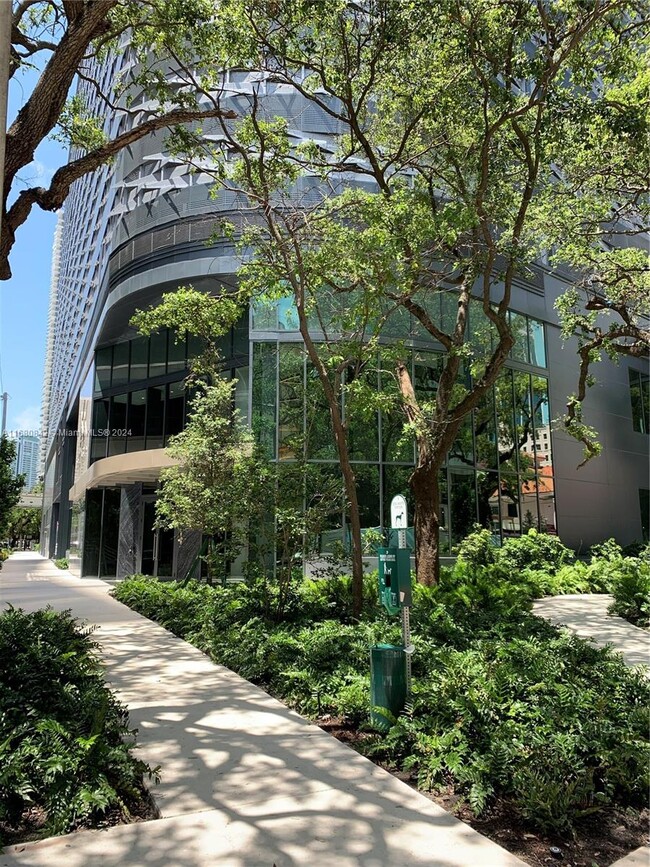 Building Photo - 1000 Brickell Plaza