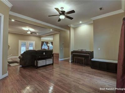 Building Photo - 656 W Foothills Dr