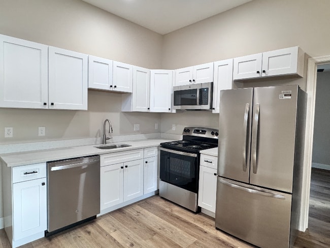 Building Photo - 211 W Court St