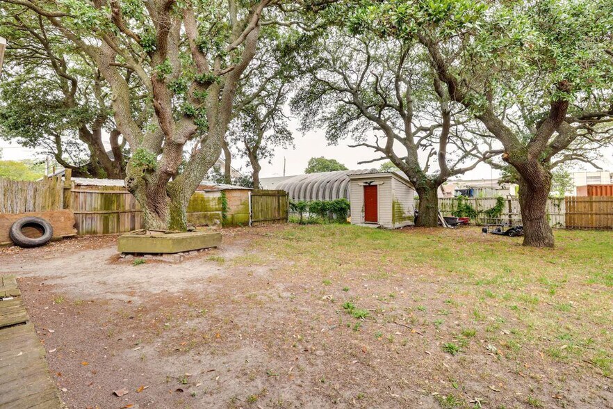 Building Photo - 9611 3rd View St