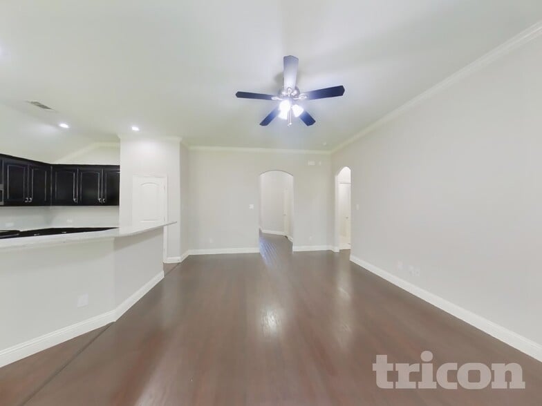 Building Photo - 123 Sierra Dr