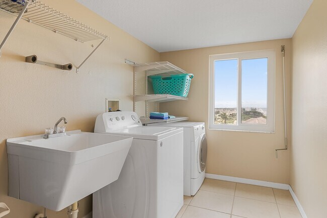 Building Photo - 925 Florida A1A