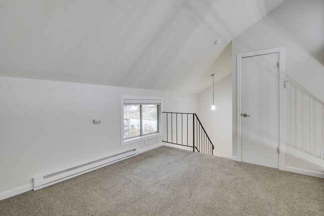 Building Photo - Crestline Triplex