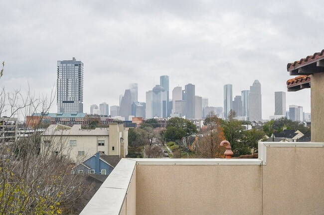 Building Photo - 710 Stanford St