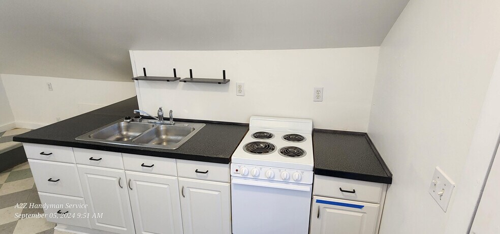 Building Photo - 520 Boulevard