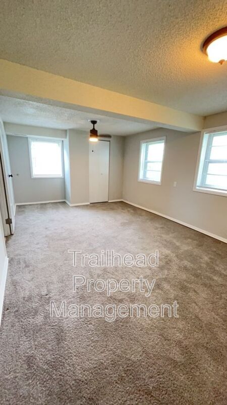 Building Photo - 8105 NE San Rafael Dr
