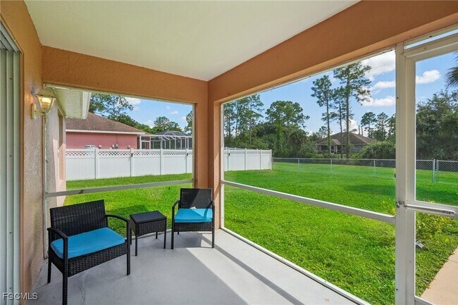 Building Photo - 940 Belmont St E