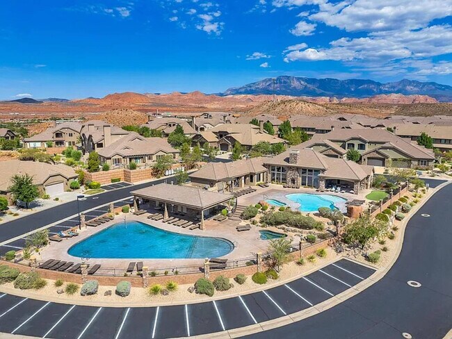 Building Photo - 4221 Torrey Pines Dr