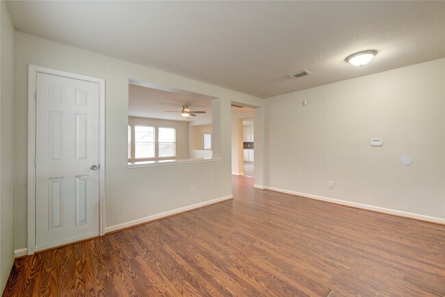 Building Photo - 15518 Miller House Ln