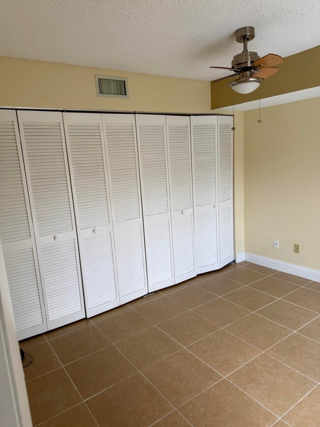 Building Photo - 8461 Boca Rio Dr