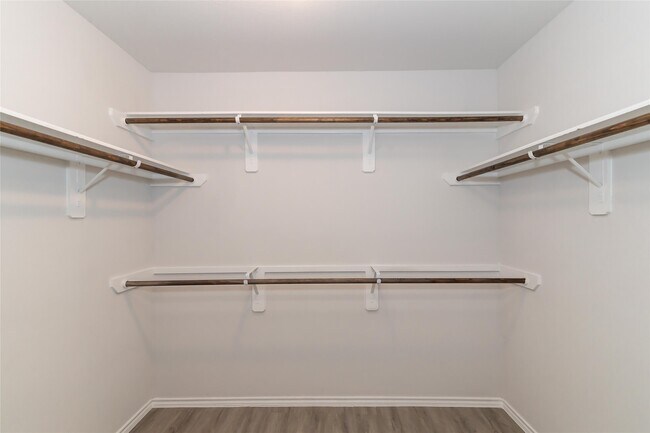 Building Photo - 8514 Middleton Oaks Cir