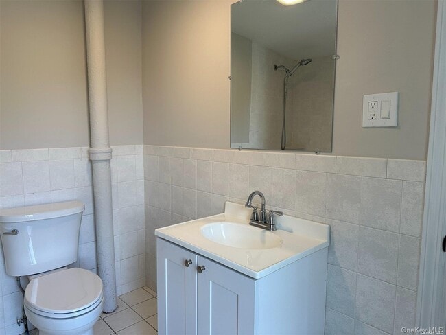 Building Photo - 303 Nassau Rd