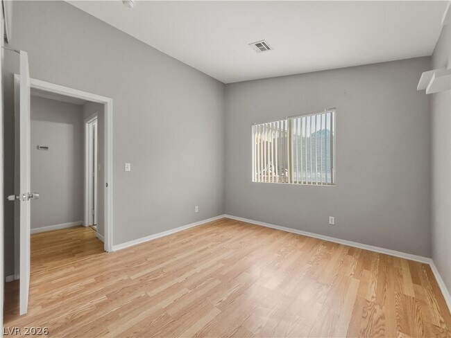 Building Photo - 1037 Blue Lantern Dr