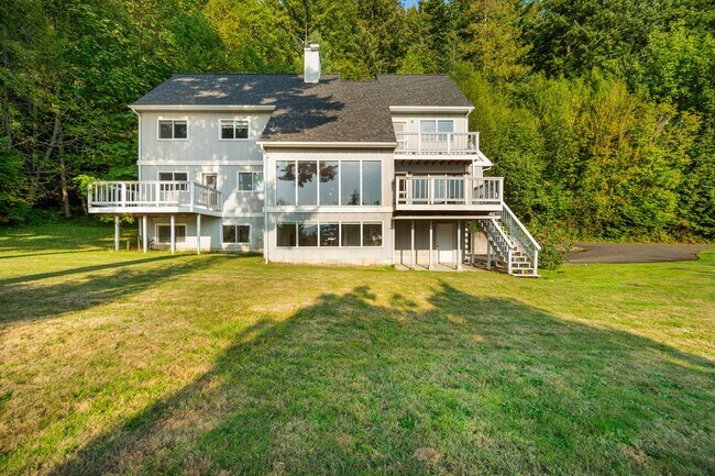 Building Photo - Beautiful home with views and in a gated c...