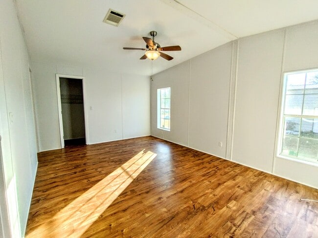 Building Photo - 299 Cayenne St