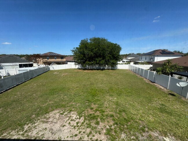 Building Photo - Spacious and Comfortable House for Lease