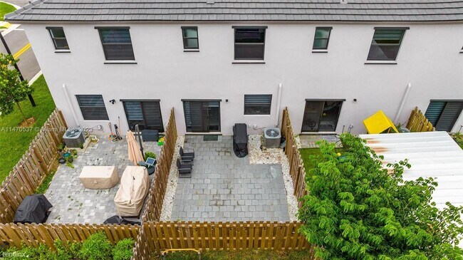 Building Photo - 3 br, 3 bath House - 14807 SW 183rd Ter