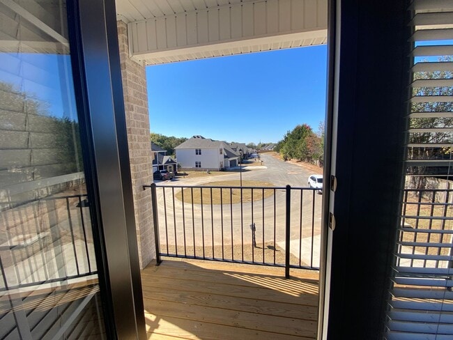 Building Photo - 2021 N Penelope Ln