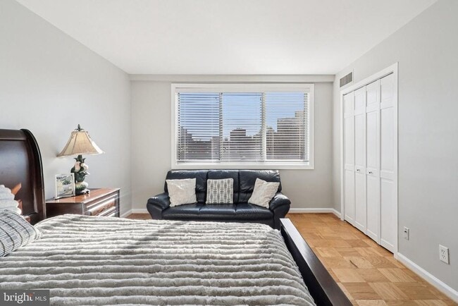 Building Photo - 4977 Battery Ln