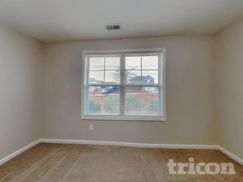 Building Photo - 295 New Castle Ln