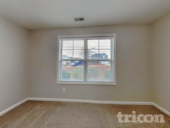 Building Photo - 295 New Castle Ln