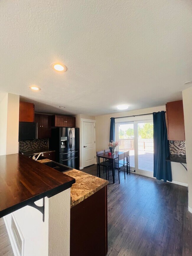 Building Photo - 6150 Rockville Dr