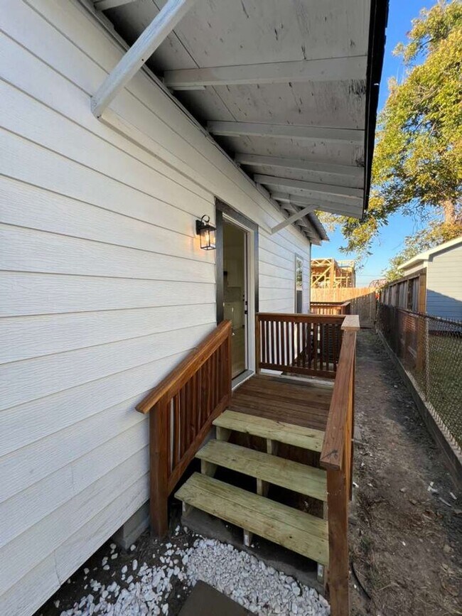 Building Photo - Gorgeous all renovated Home in Houston, TX!.