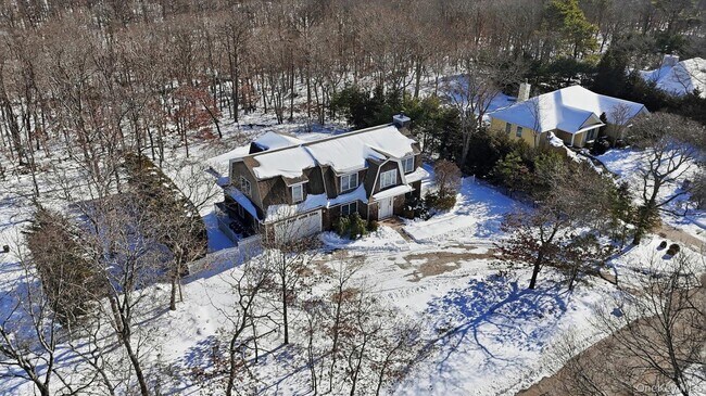 Building Photo - 27 Jeffrey Ln