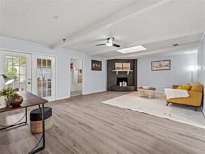 Building Photo - 2012 Westlake Dr