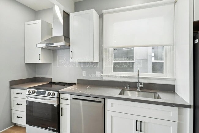 Building Photo - 1192 Pacific Ave