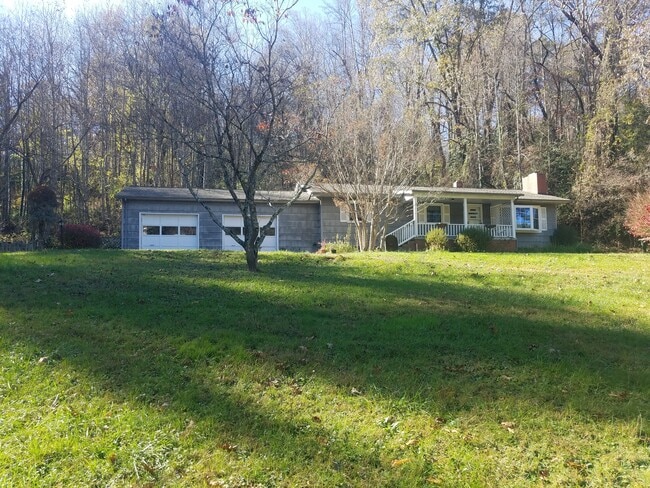 Primary Photo - 41 Gingko Ln